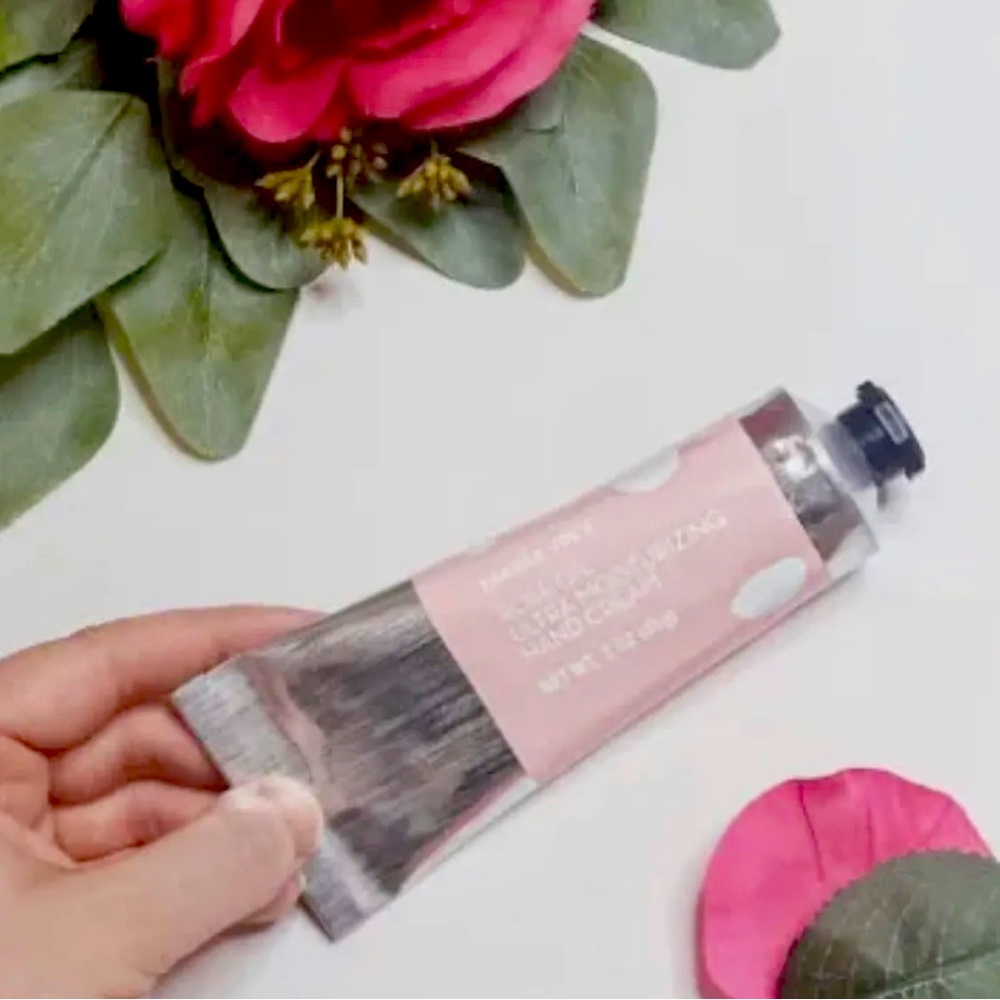 Trader Joe’s Rose Oil 🌹 Ultra Moisturizing Hand Cream